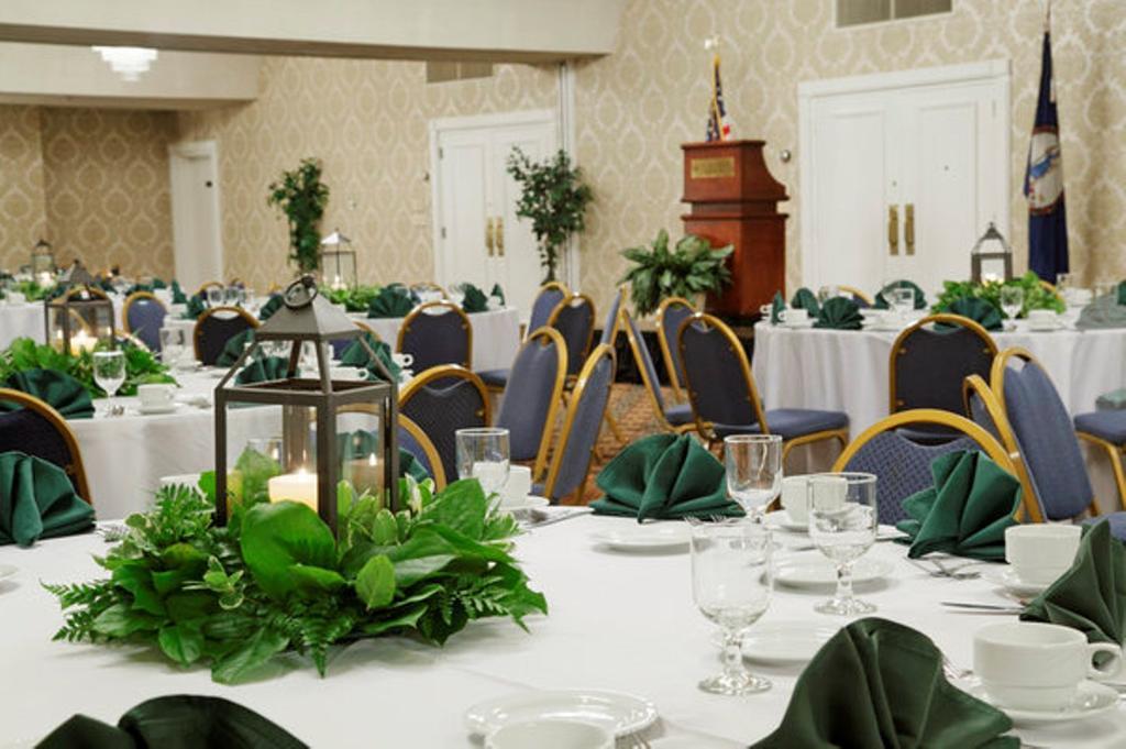 Hotel Williamsburg Hospitality House Restaurant photo